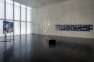 Anna Jermolaewa, Ausstellungsansicht Erdgeschoss Kunsthaus Bregenz, 2023