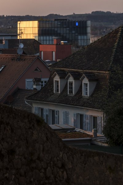 Fassadenansicht aus der Oberstadt Bregenz, Kunsthaus Bregenz, 2021